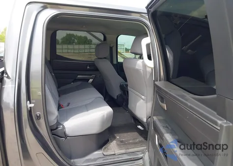 2024 Toyota Tundra Sr5 4Wd z USA, uszkodzony, nr VIN 5TFLA5DB5RX233640